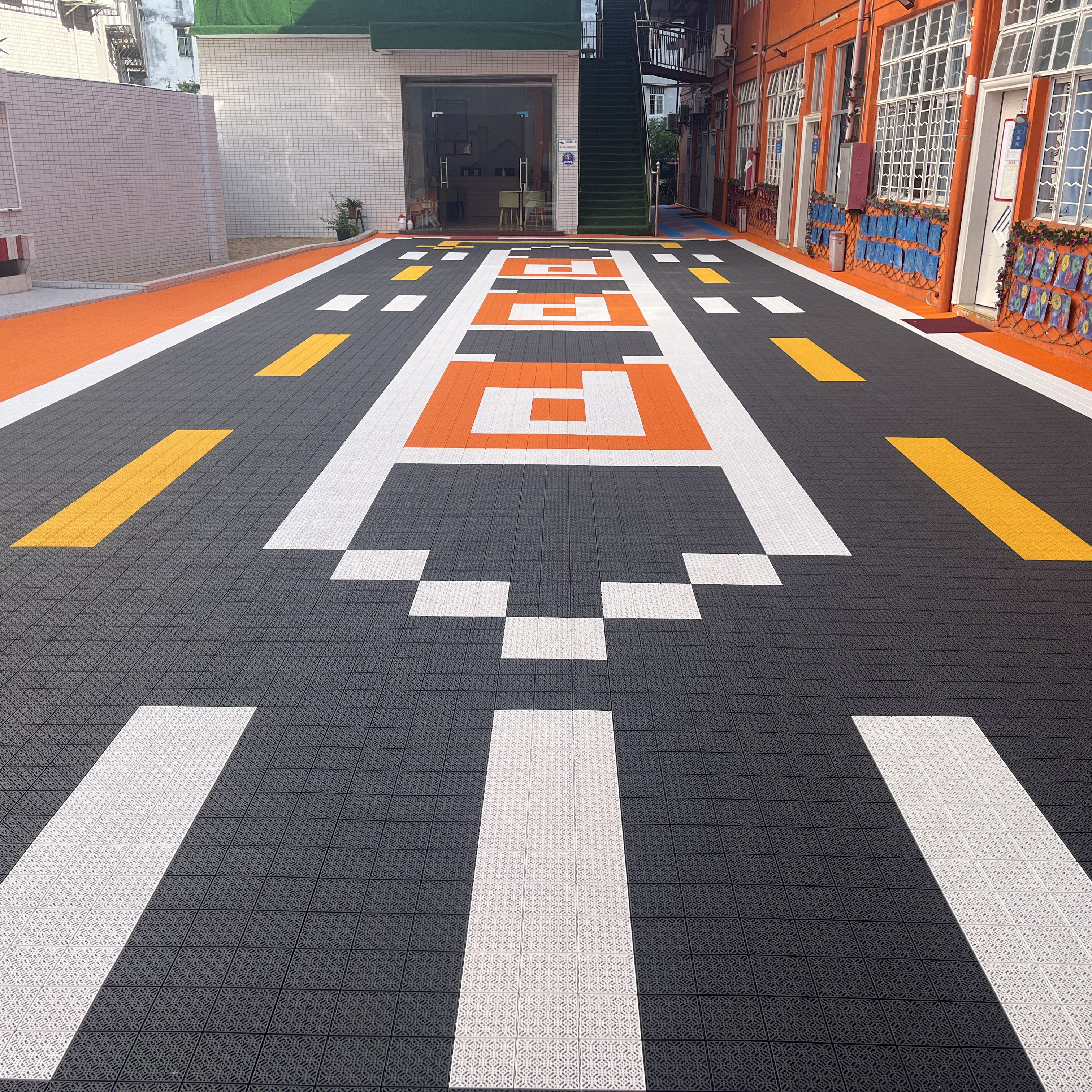 OEM Customized Indoor/Outdoor  - Outdoor Sport Court Flooring のレビューと価格