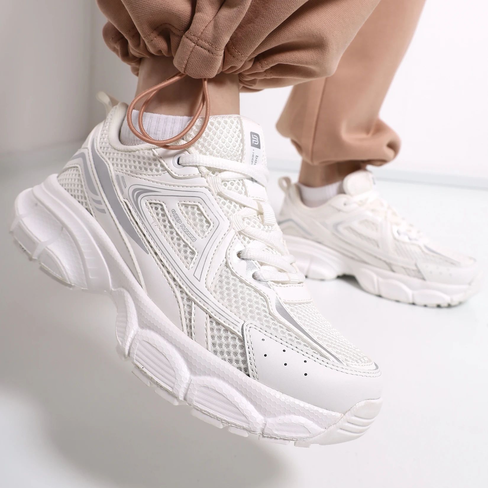 Baasploa Women Casual Sneakers - Outdoor Sport Court のレビューと価格