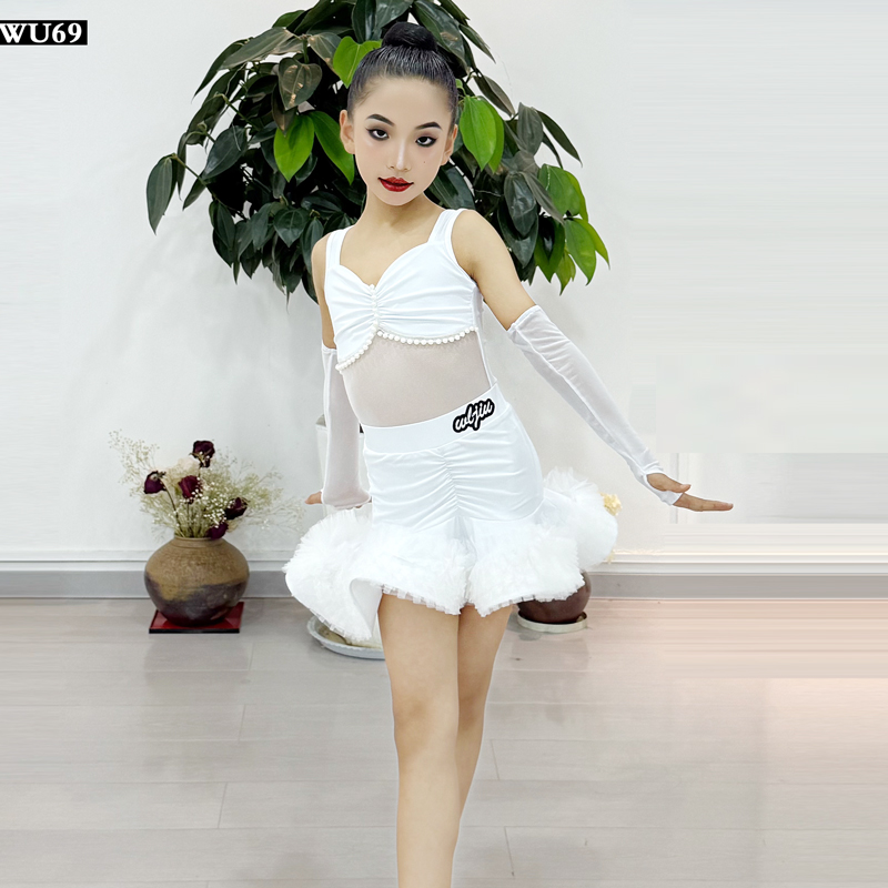 New LatinDance Performance Dre - Outdoor Sports Hall のレビューと価格